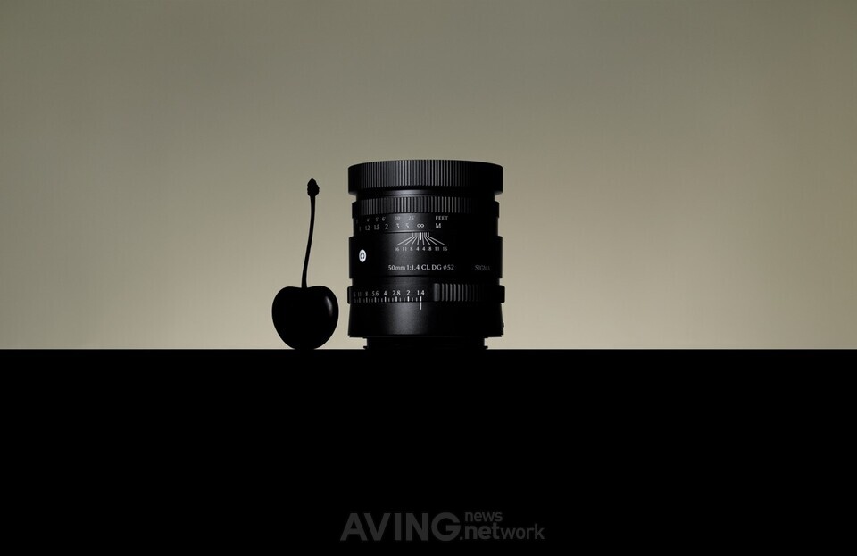 작아지는 풀프레임 경쟁… 시그마, 초소형 카메라 'SIGMA FP2'와 단렌즈 'SIGMA 50mm F1.4 CL DG|Contemporary' 발표